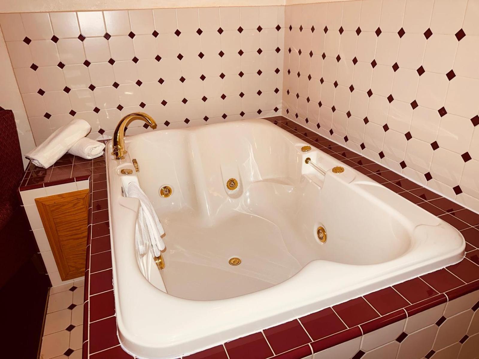 Amerivu Inn & Suites - St Croix Falls Saint Croix Falls Ngoại thất bức ảnh