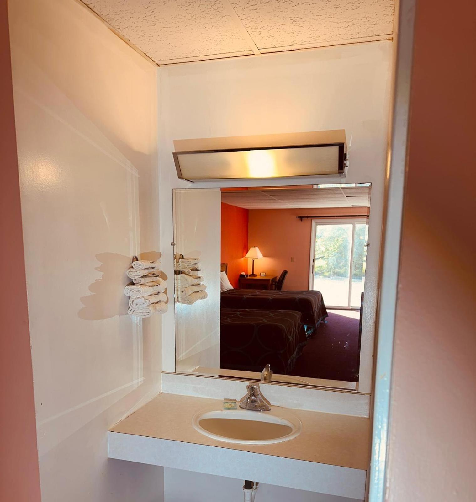 Amerivu Inn & Suites - St Croix Falls Saint Croix Falls Ngoại thất bức ảnh