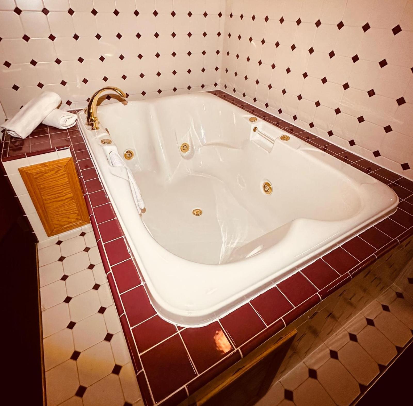 Amerivu Inn & Suites - St Croix Falls Saint Croix Falls Ngoại thất bức ảnh