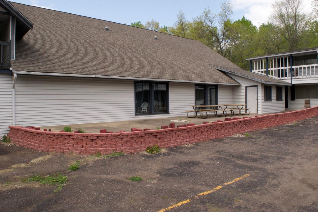 Amerivu Inn & Suites - St Croix Falls Saint Croix Falls Ngoại thất bức ảnh