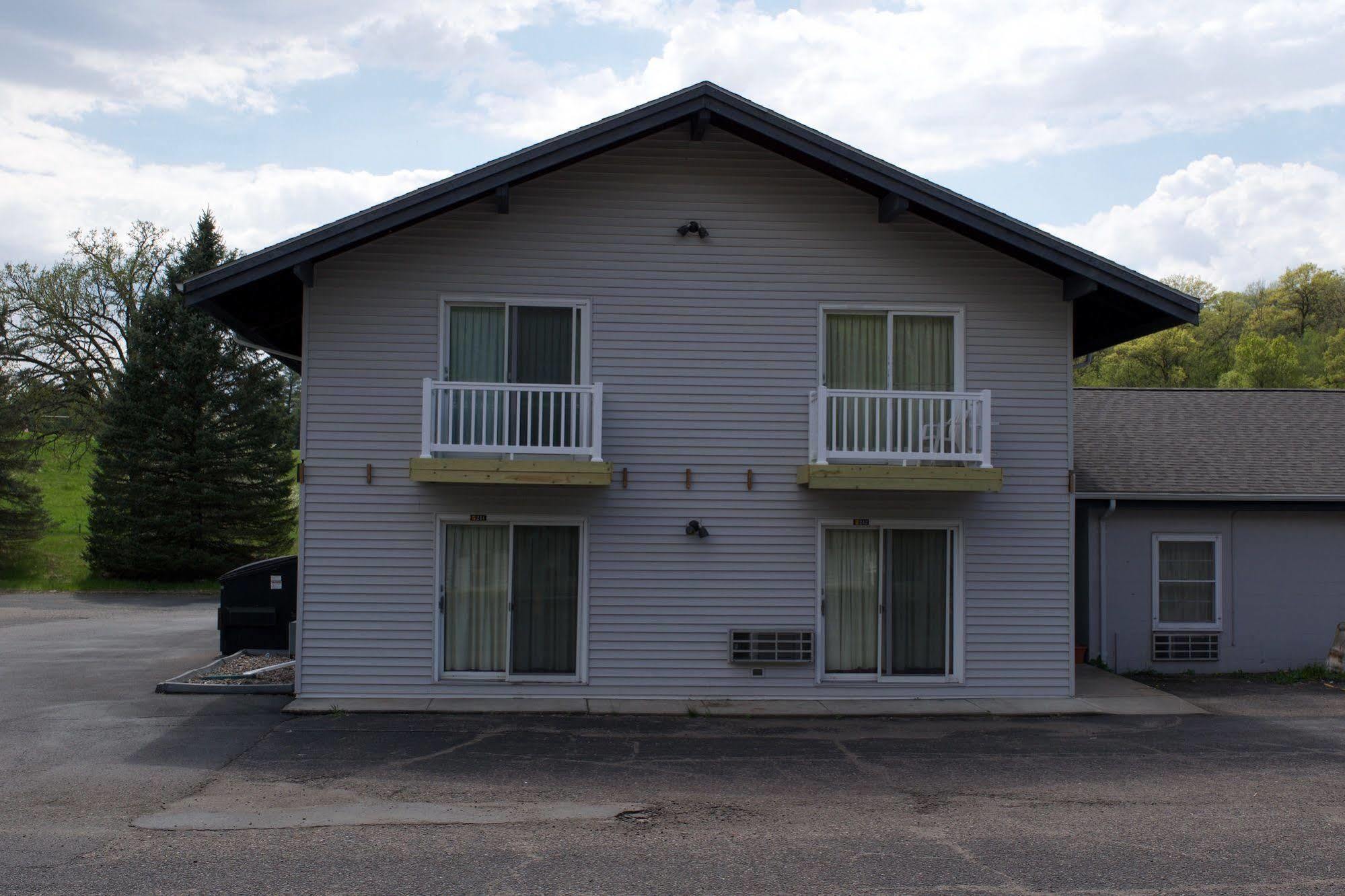 Amerivu Inn & Suites - St Croix Falls Saint Croix Falls Ngoại thất bức ảnh